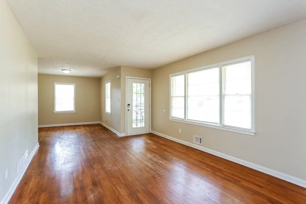 2121 Cherry Ln #2 - Photo 3 of 8