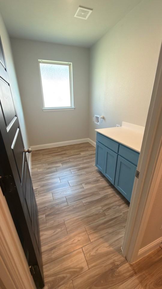 342 Carlisle Dr - Photo 4 of 20