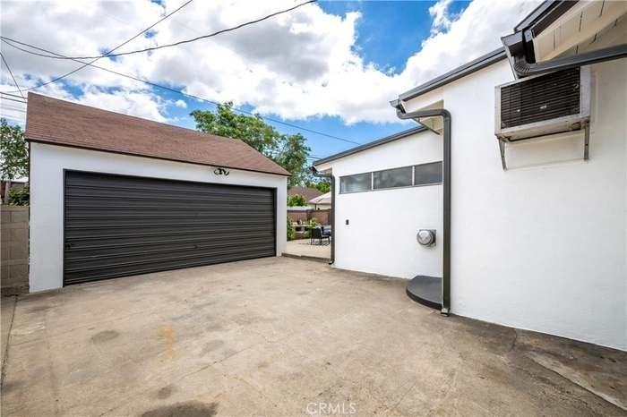 6026 Oliva Ave - Photo 2 of 20