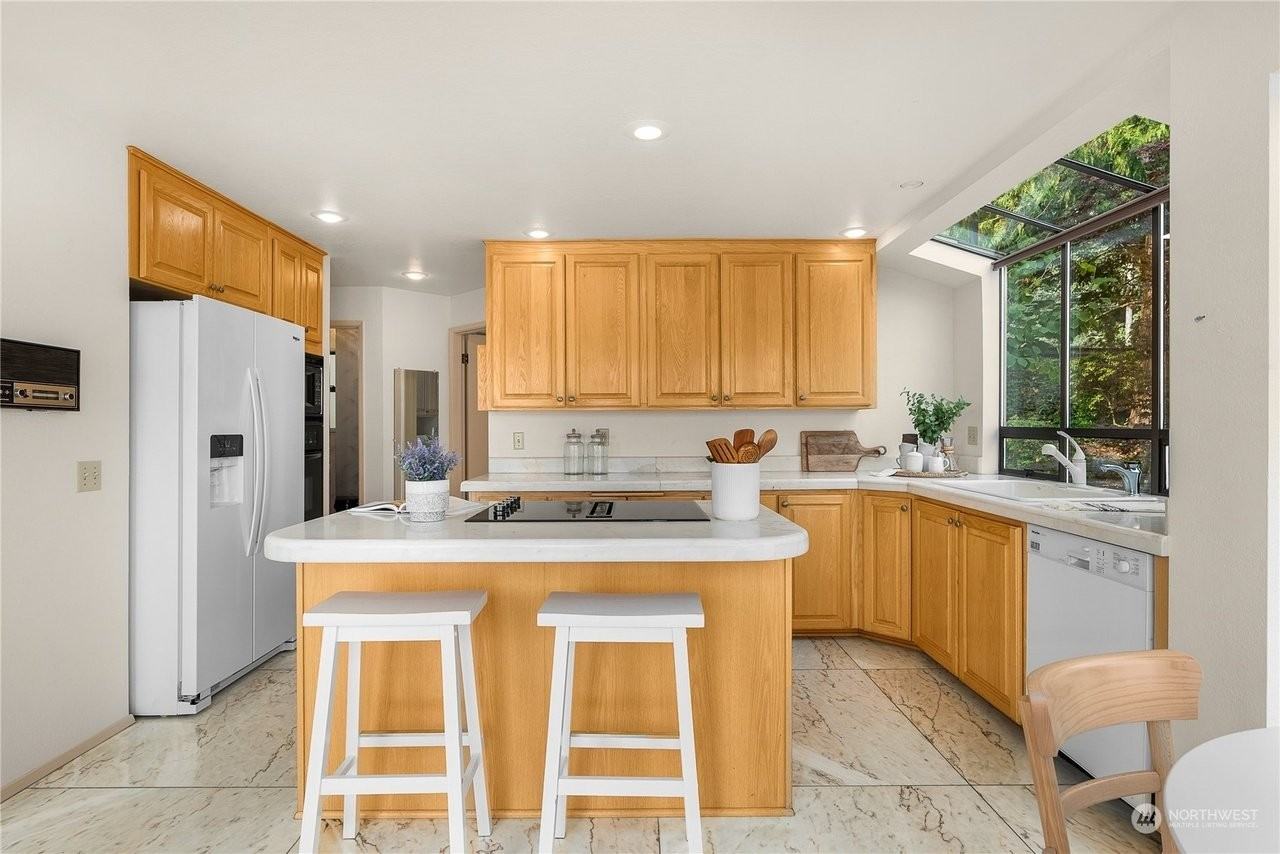3909 Ne 157th Pl - Photo 4 of 20