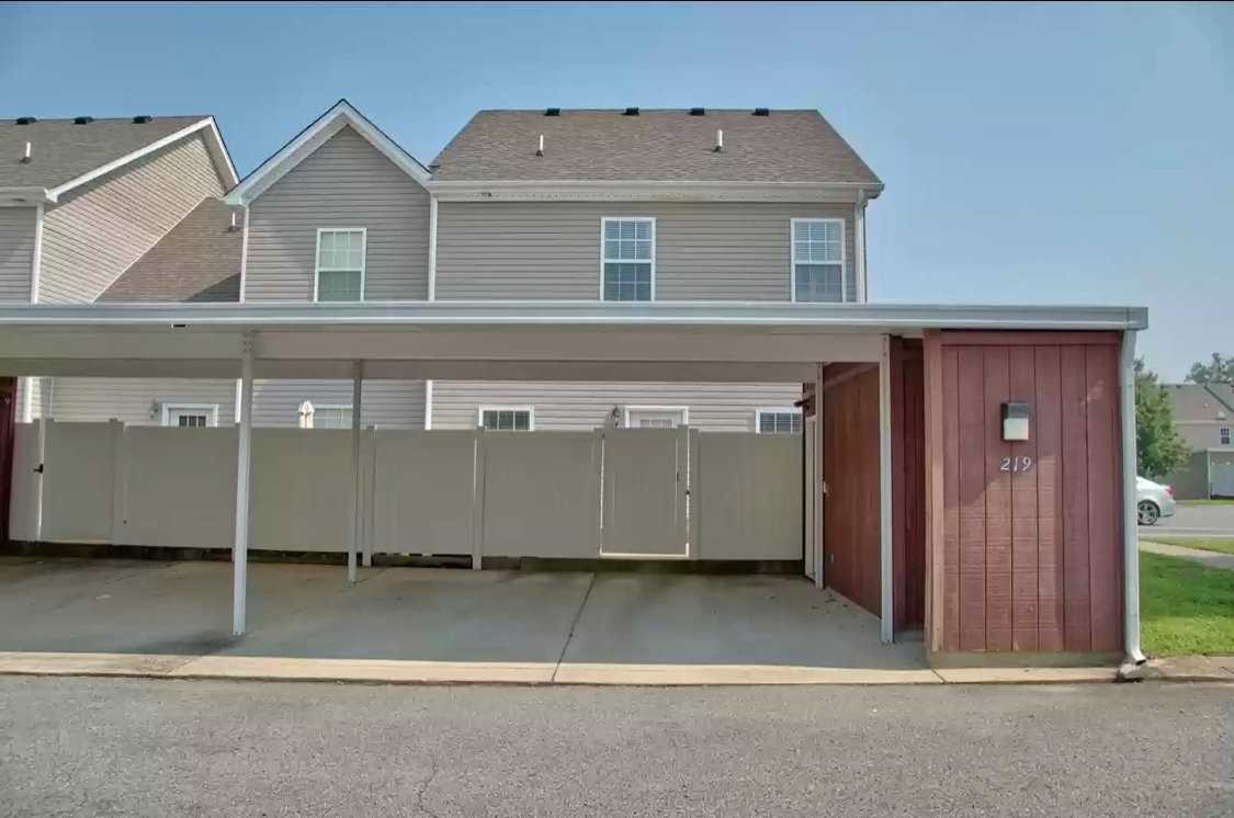 219 Rowlette Cir - Photo 4 of 16