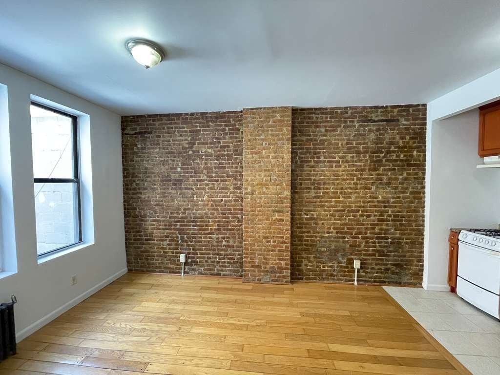 568 W 187th St #3 - Photo 3 of 9
