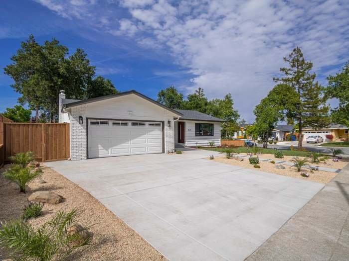 1631 Fawn Ct - Photo 3 of 15