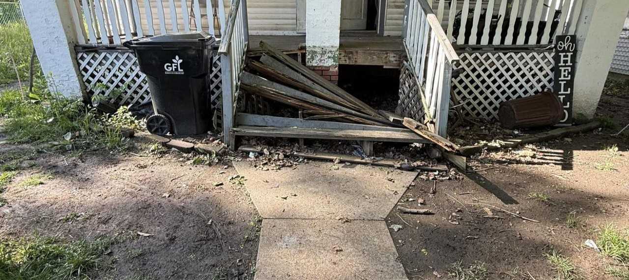 941 W Waggoner St - Photo 2 of 20