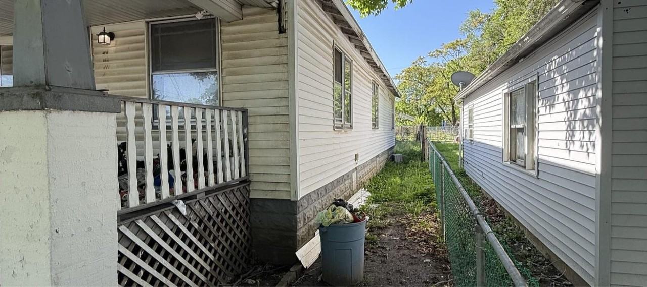941 W Waggoner St - Photo 6 of 20