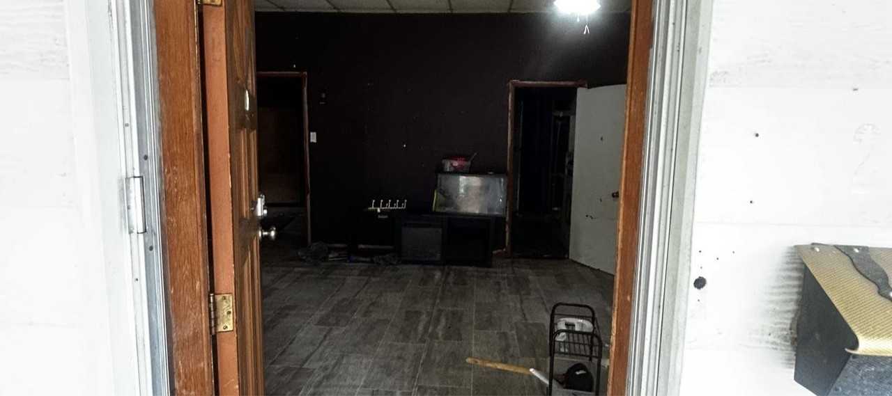 233 N 11th St - Photo 4 of 20