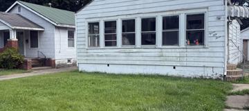 featured image of 1553 E Walnut St