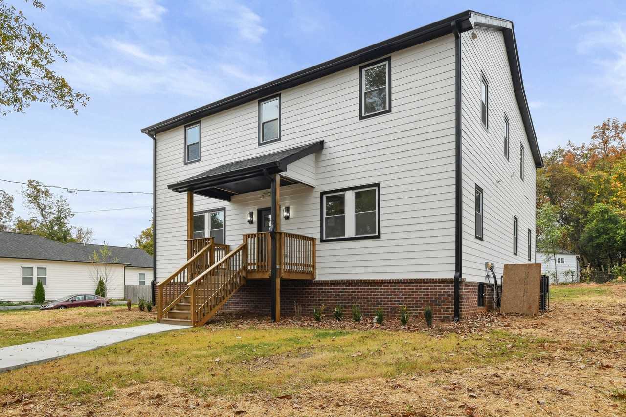 190 Adair Ave Se - Photo 2 of 18