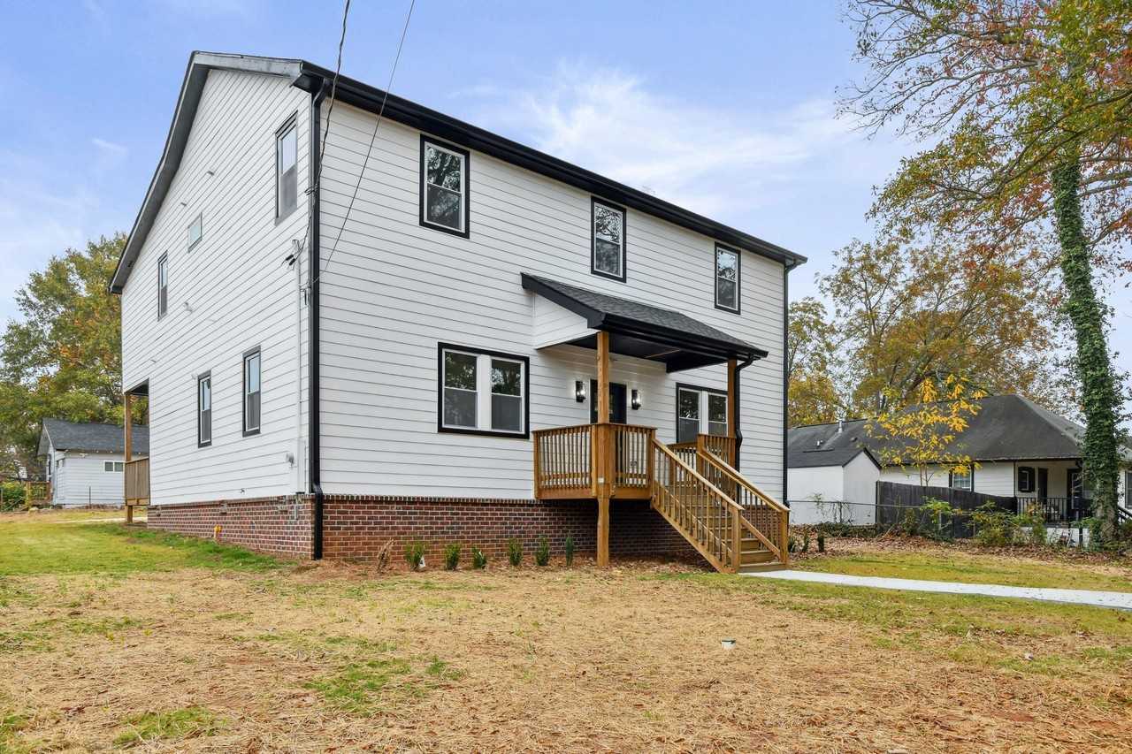190 Adair Ave Se - Photo 3 of 18