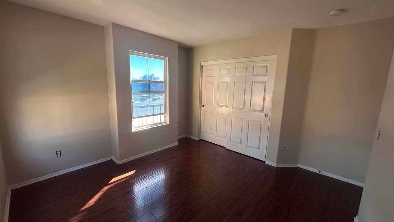 13458 Eagle Nest Ct - Photo 3 of 5