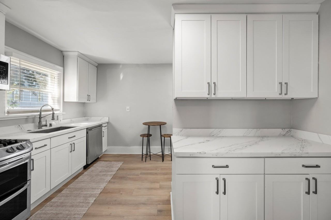 4525 5th Ave Ne #1A - Photo 7 of 17