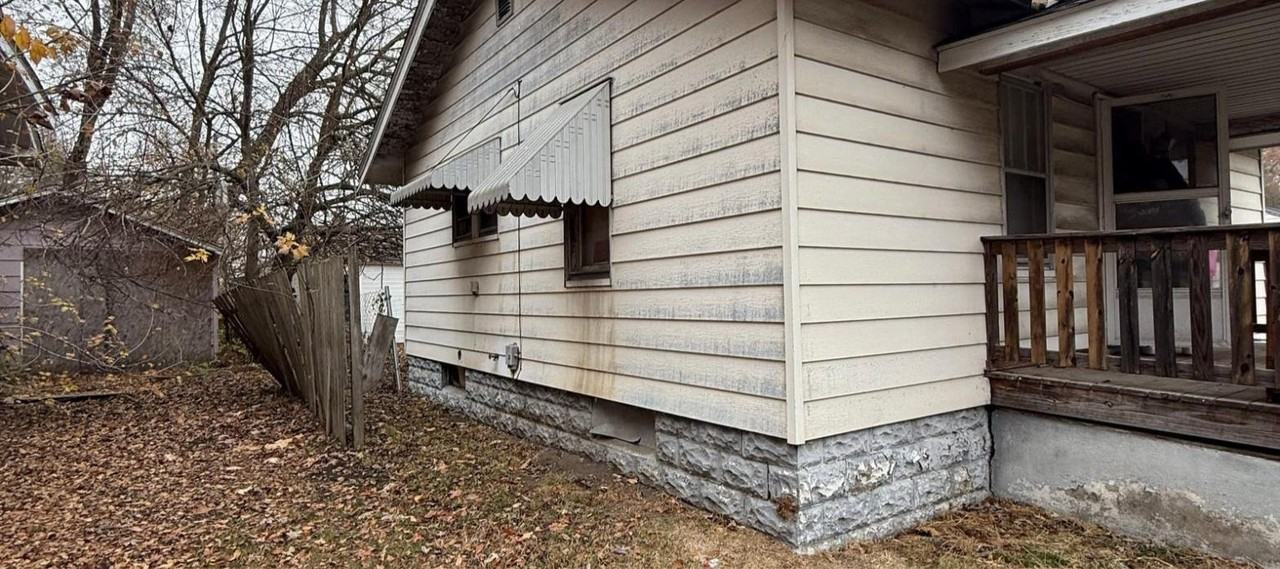 1652 E Hickory St - Photo 4 of 15