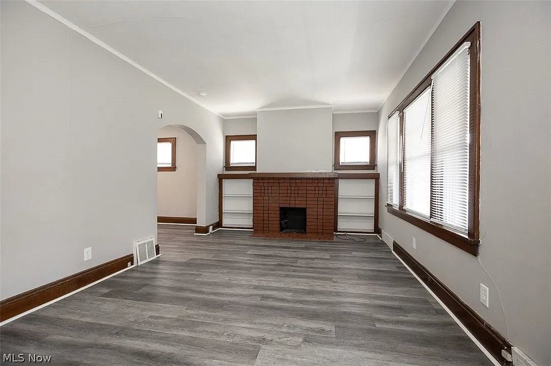 10203 Greenview Ave - Photo 2 of 15