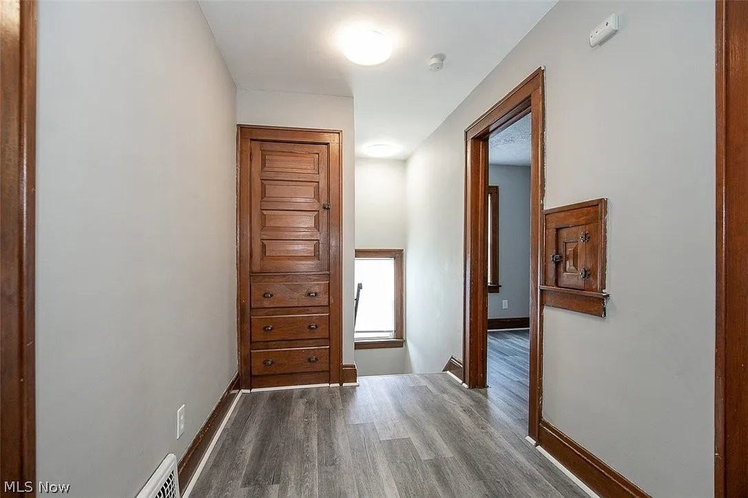 10203 Greenview Ave - Photo 7 of 15