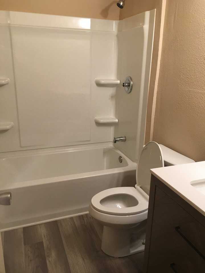 2707 S Chestnut St - Photo 4 of 4