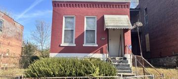 featured image of 2028 E Prairie Ave