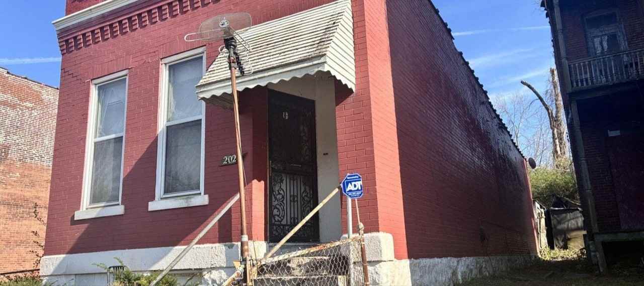 2028 E Prairie Ave - Photo 5 of 20