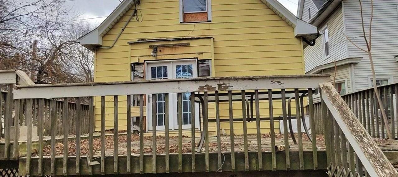 406 Morton St - Photo 2 of 20