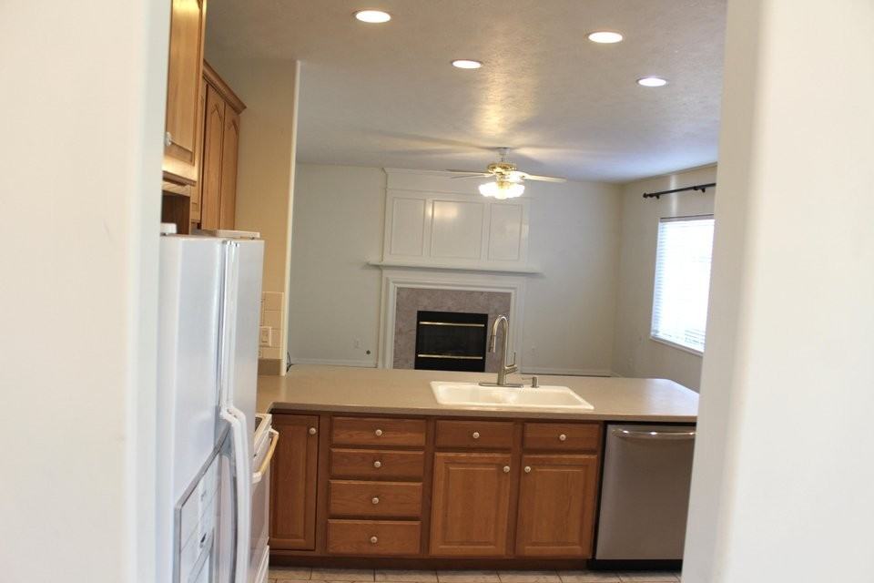 1194 E Hawberry Cir #A - Photo 4 of 17