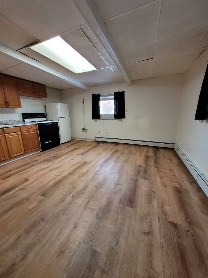 1128 Hess Ave #19 - Photo 2 of 7