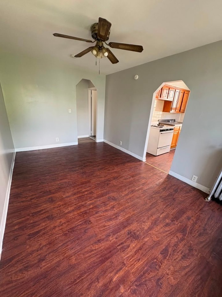280 Hawthorne Ave #6 - Photo 4 of 10