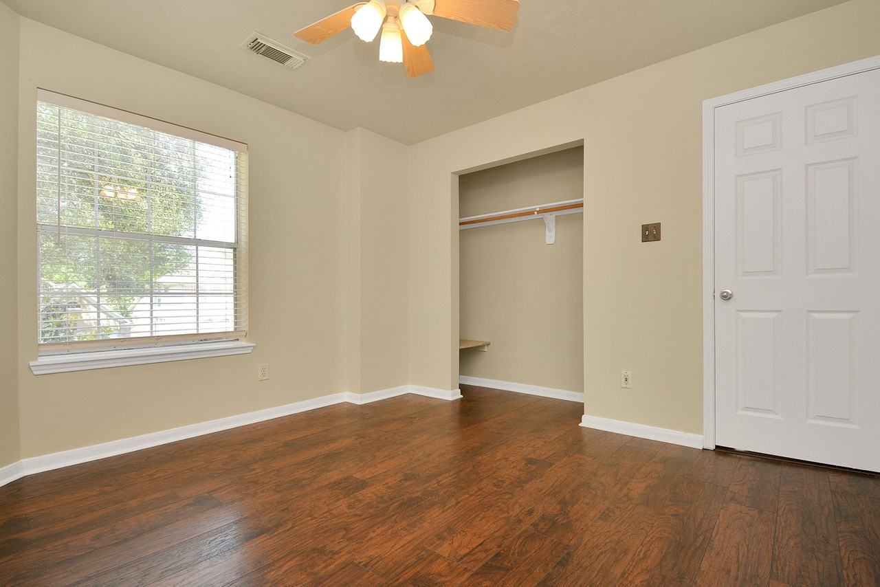 4123 Valedon Ln - Photo 5 of 20