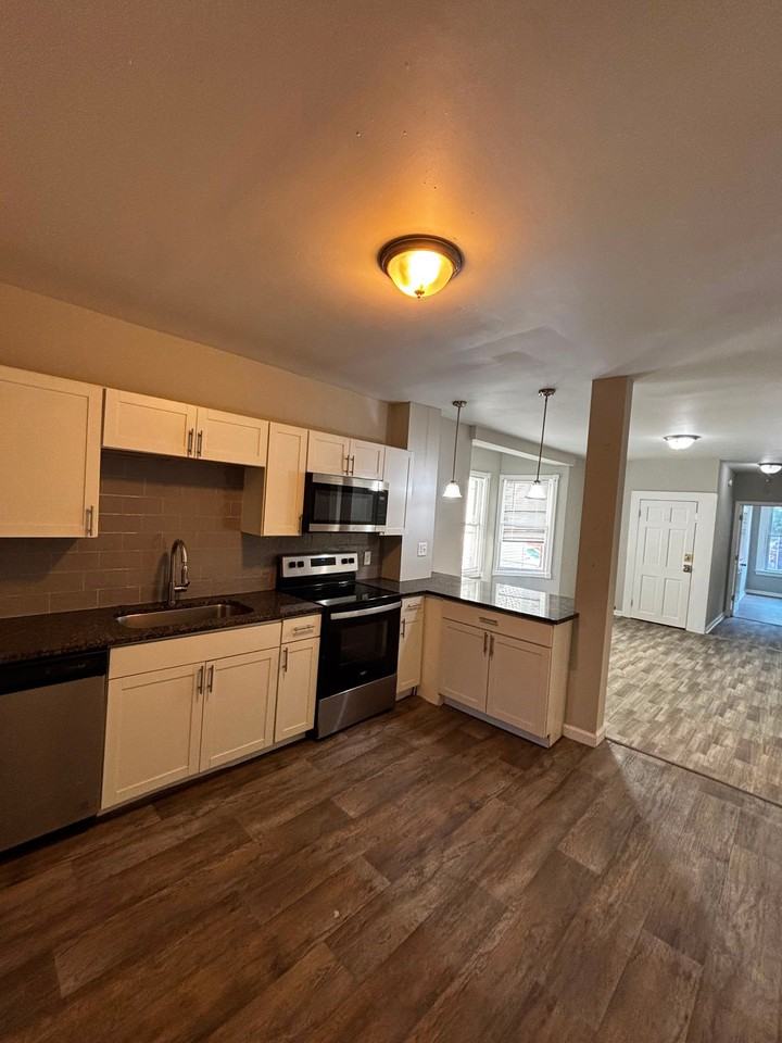 27 N Lake Ave Fl 1 #1 - Photo 2 of 7