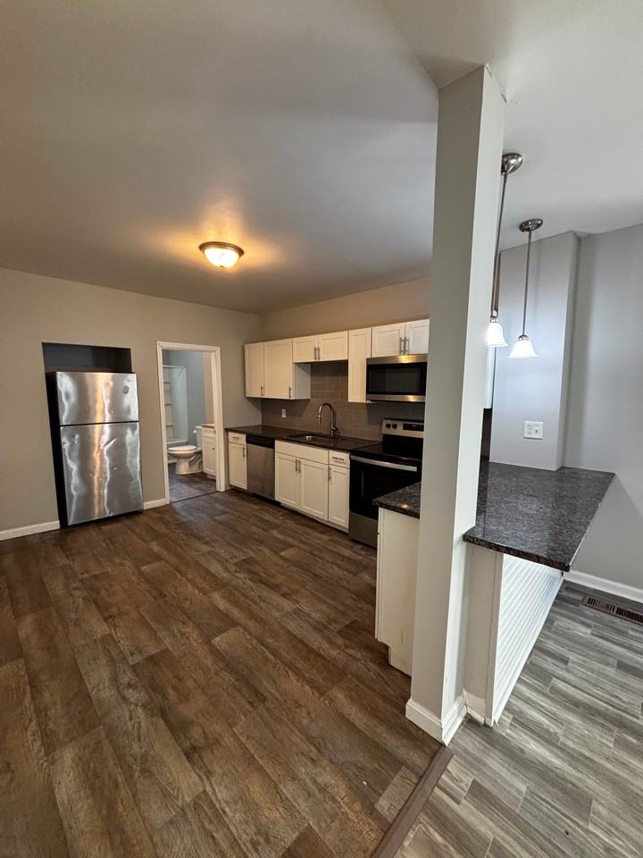 27 N Lake Ave Fl 1 #1 - Photo 3 of 7