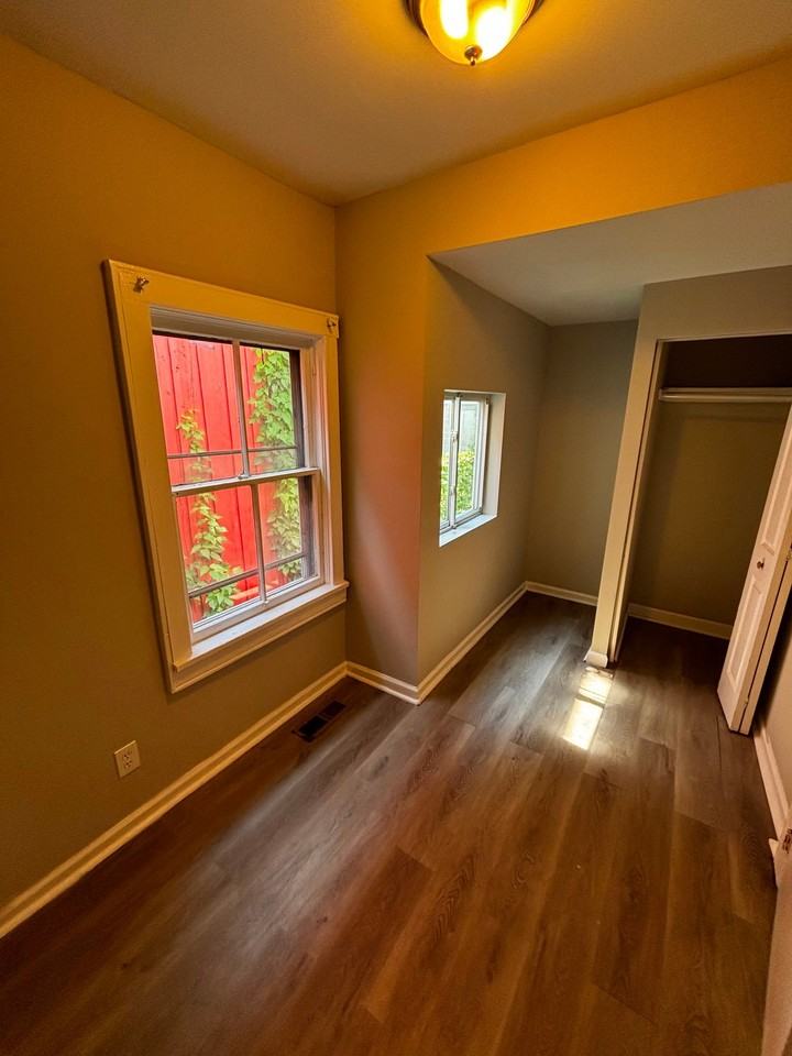 27 N Lake Ave Fl 1 #1 - Photo 5 of 7