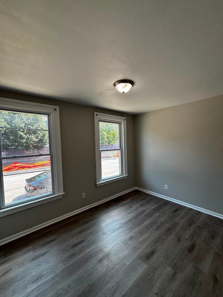 27 N Lake Ave Fl 1 #1 - Photo 7 of 7