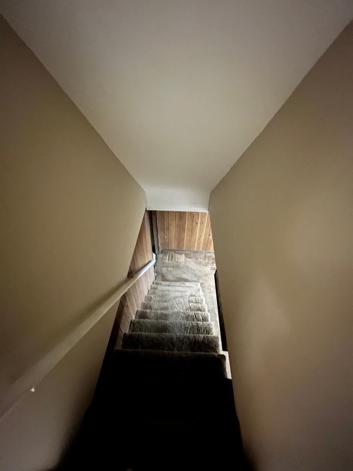 852 Middlesex Rd - Photo 6 of 11