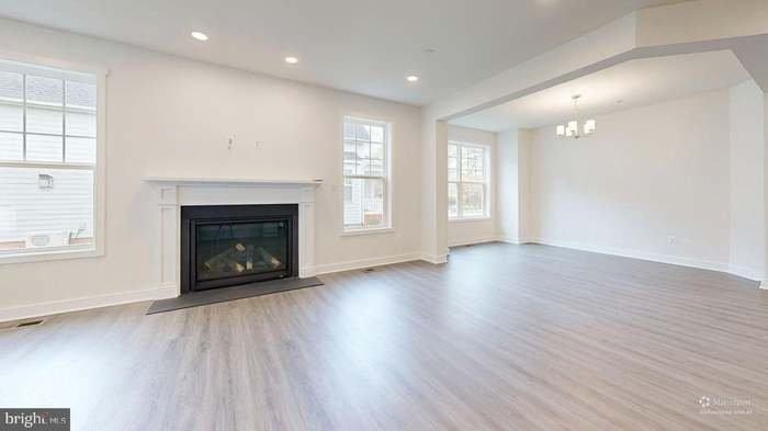 7015 Cheston Way - Photo 5 of 19
