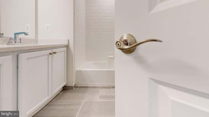7015 Cheston Way - Photo 6 of 19