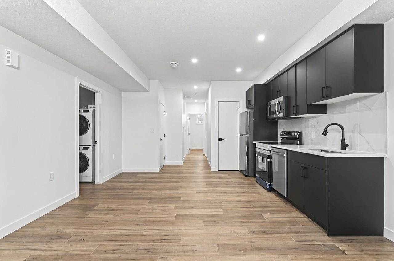 211 29 St Sw - Photo 4 of 10