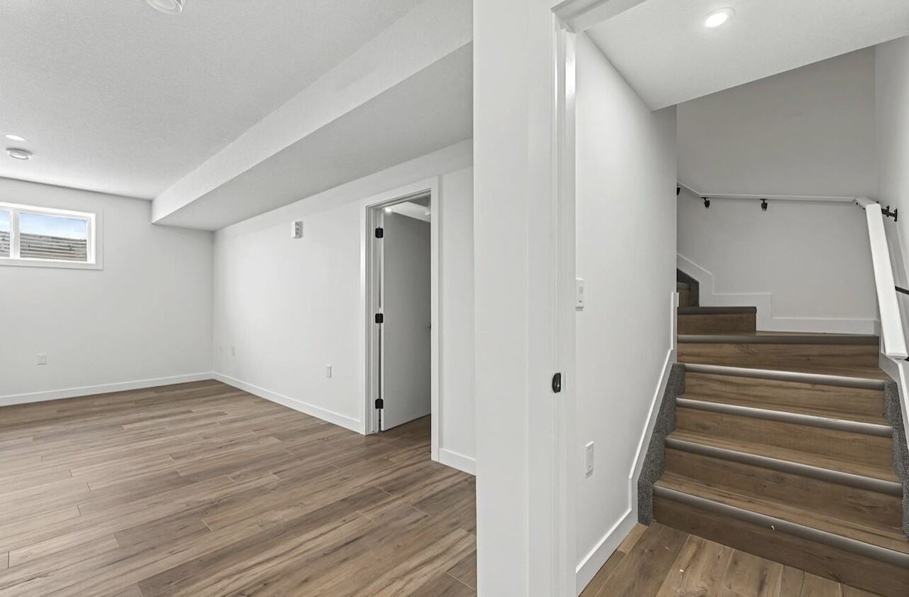 211 29 St Sw - Photo 5 of 10