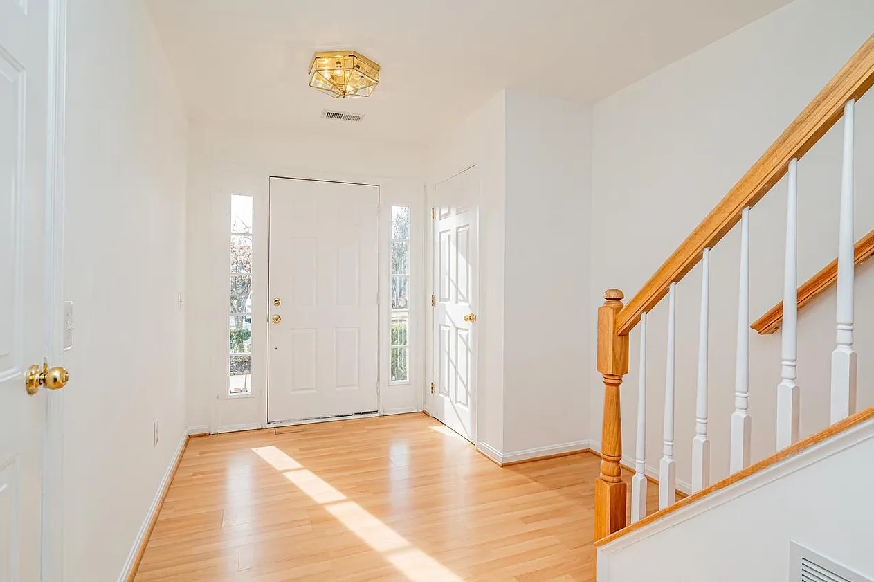 2507 James Maury Dr - Photo 4 of 28