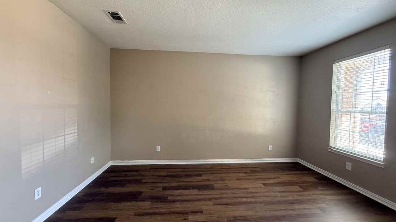 612 Dyann Dr #NA - Photo 3 of 21