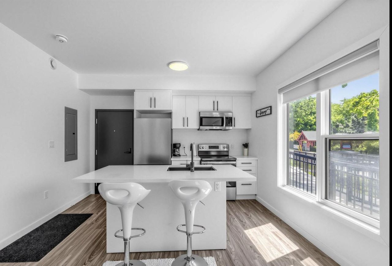 148 Glenlake Avenue #5 - Photo 3 of 10