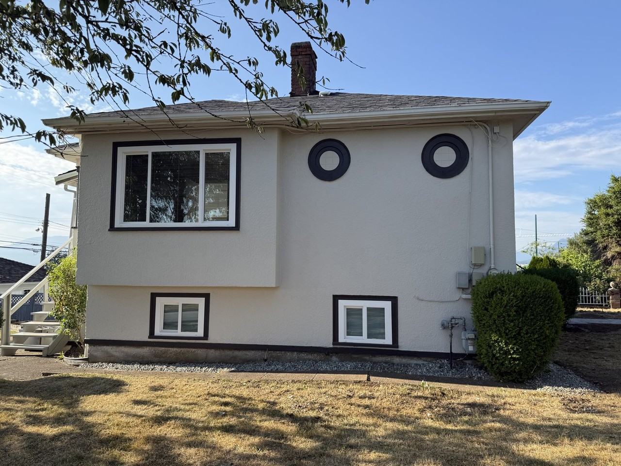 3995 Slocan St - Photo 4 of 28