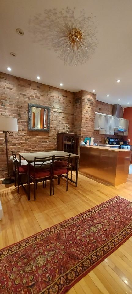 Rue Sherbrooke Est & Rue Sanguinet - Photo 3 of 21