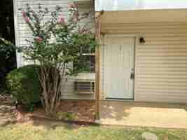 featured image of 1205 N Oakland Ave #1