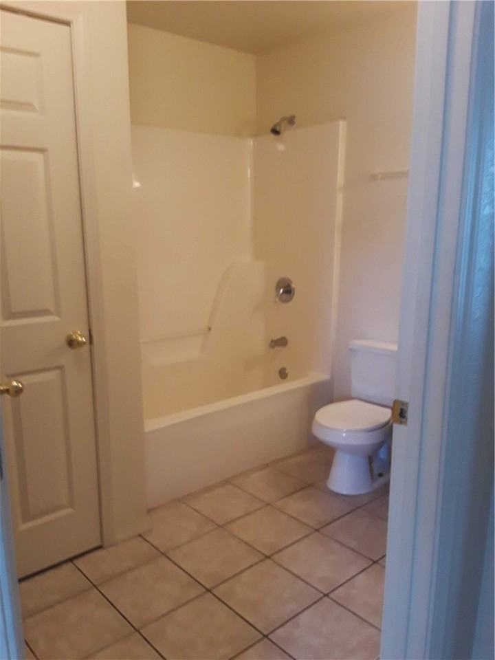 1205 N Oakland Ave #1 - Photo 5 of 8