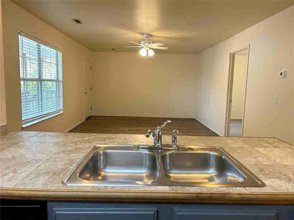 1211 N Oakland Ave #3 - Photo 3 of 13