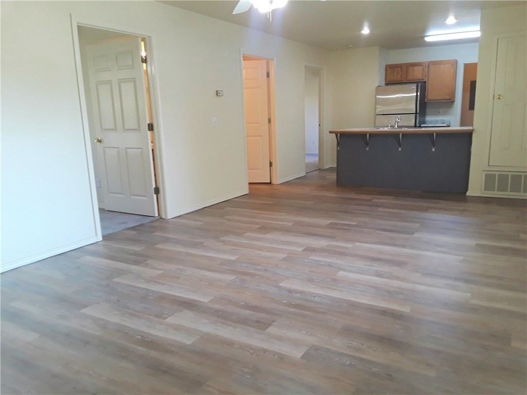 1211 N Oakland Ave #3 - Photo 4 of 13