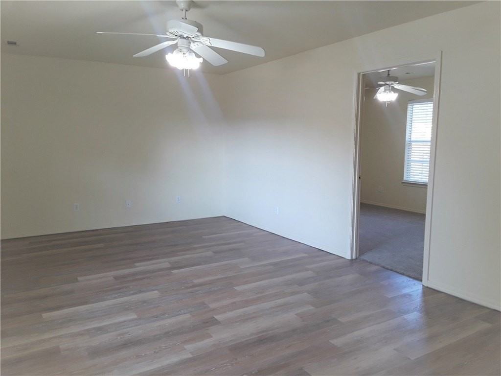 1211 N Oakland Ave #3 - Photo 5 of 13
