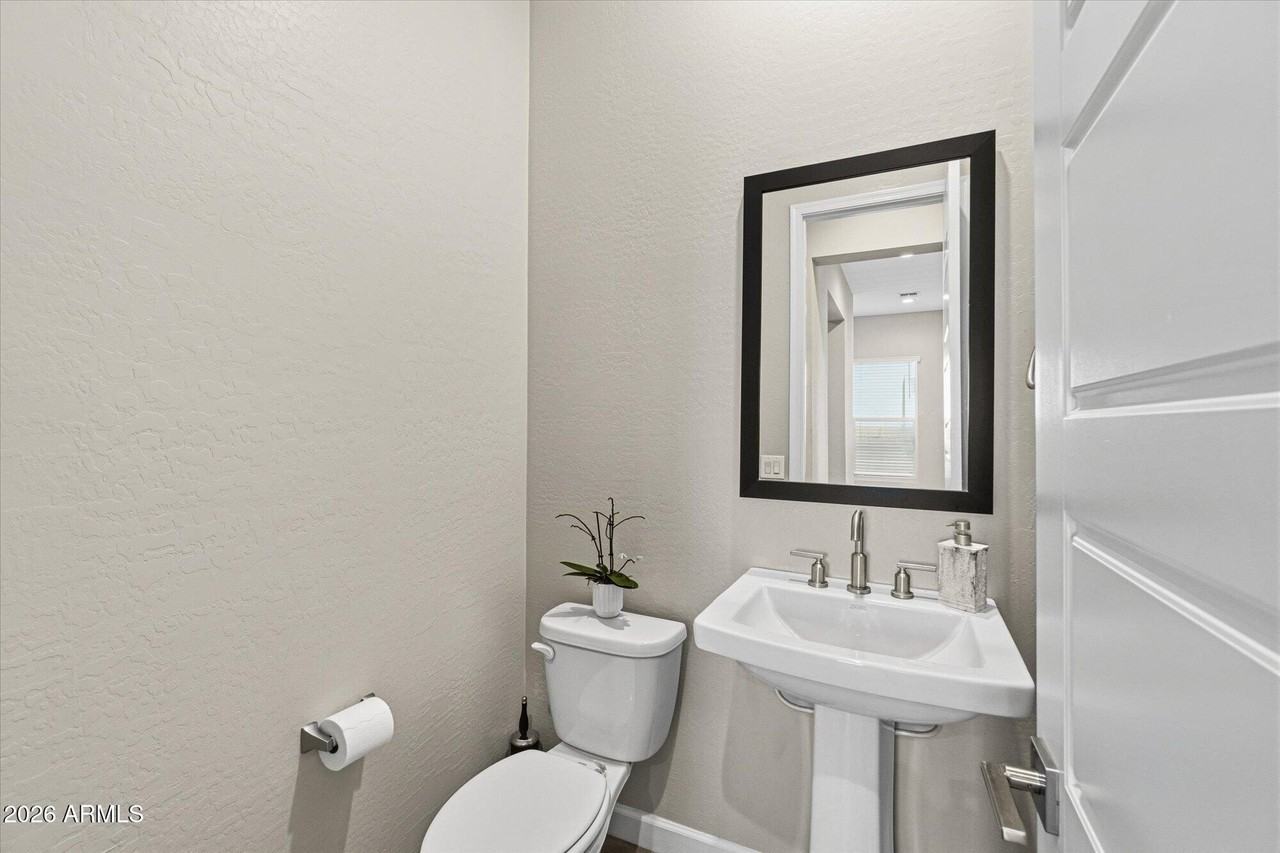 5041 E Woodridge Dr - Photo 7 of 25