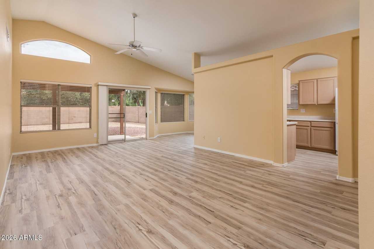 12566 W Palm Ln - Photo 3 of 21