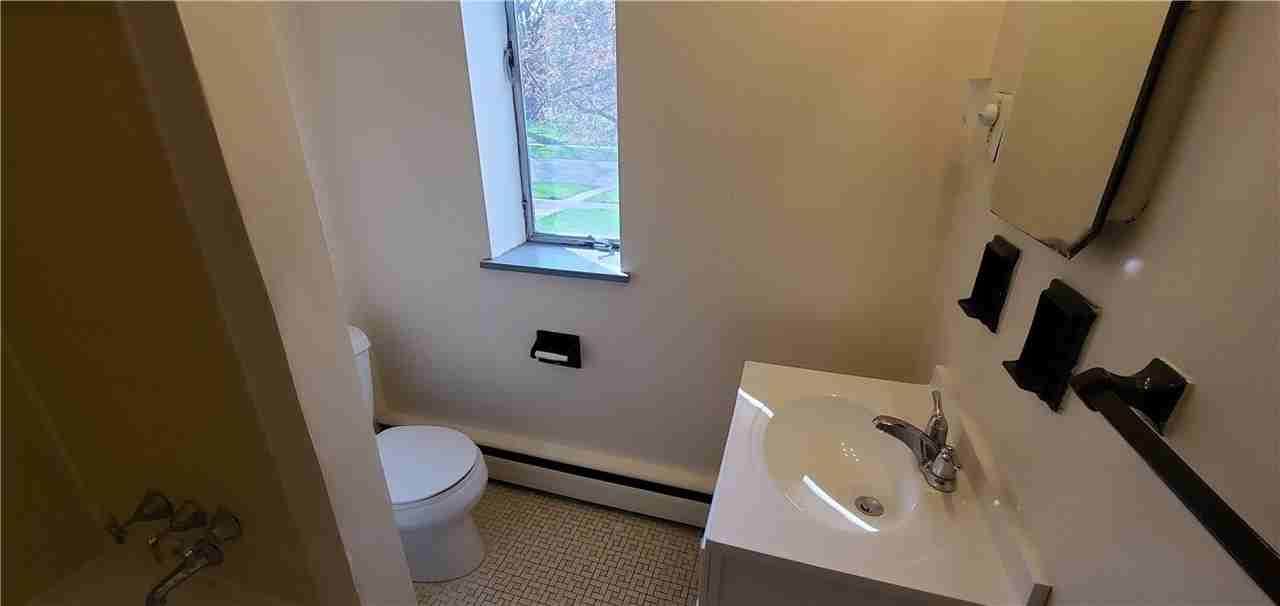 1100 East Ave #3B - Photo 7 of 11