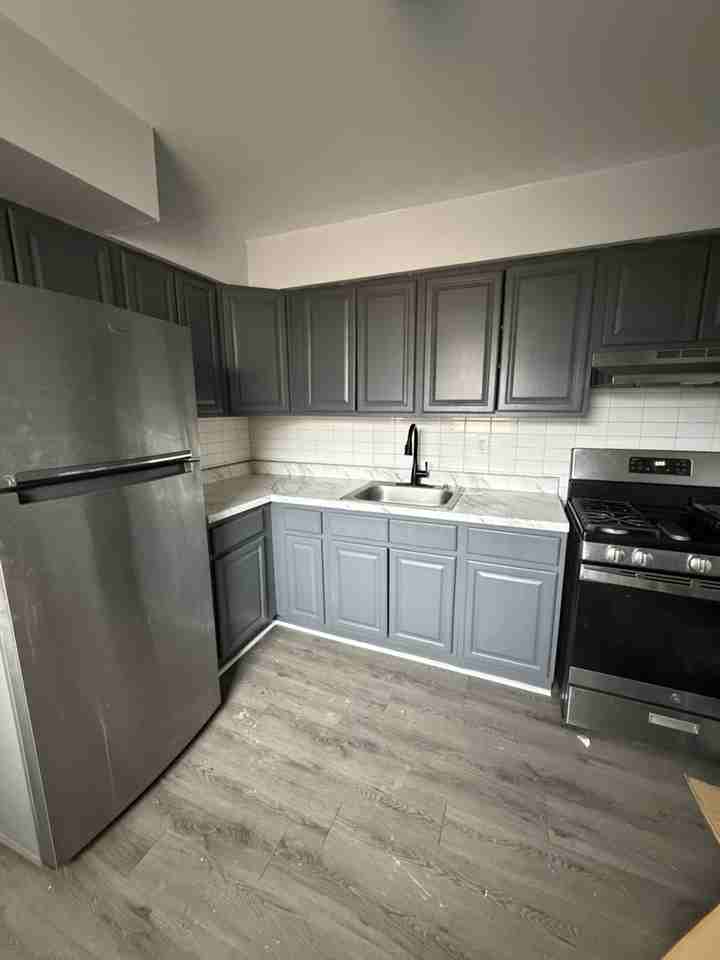 1310 E Johnson St - Photo 3 of 4