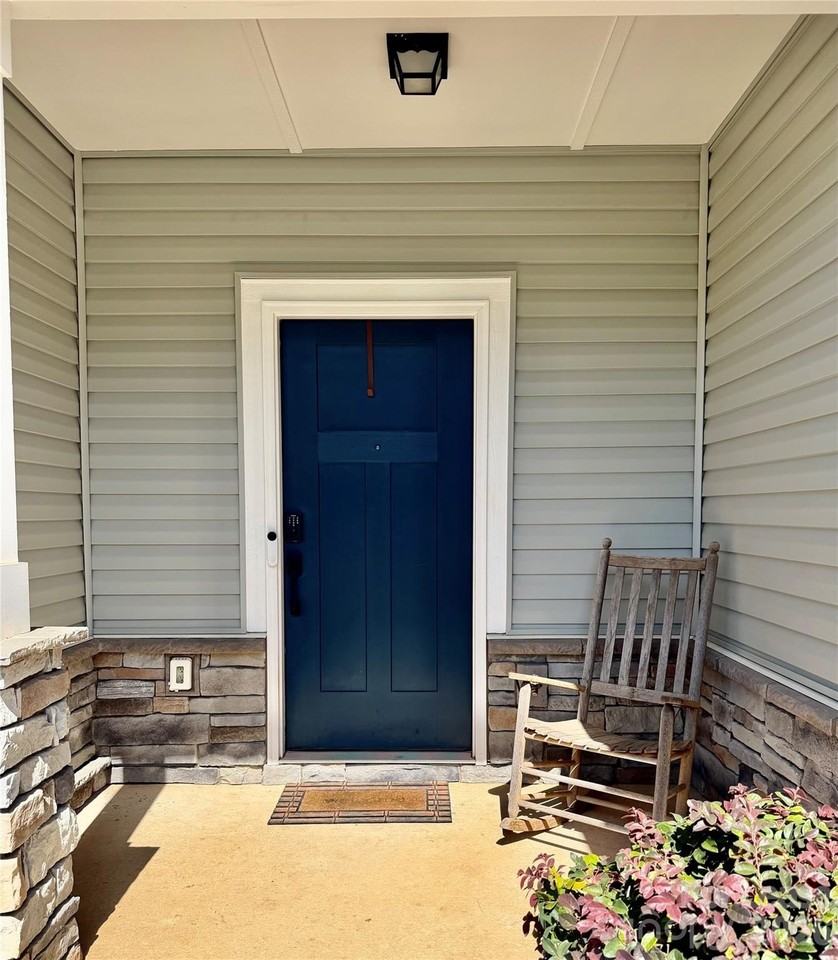12029 Basking Dr - Photo 3 of 28
